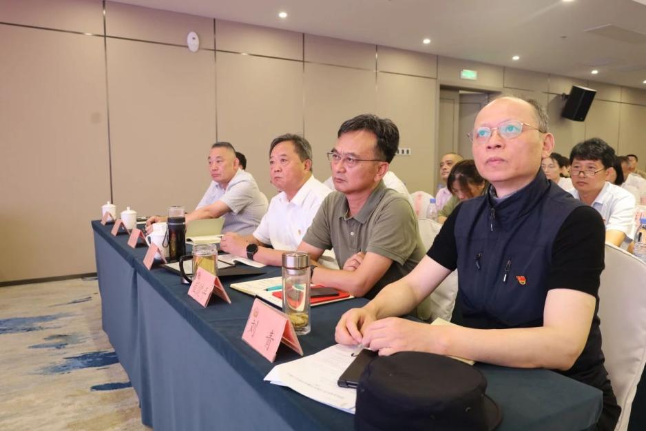 C:/Users/admin/Desktop/凝心聚力謀發(fā)展 同心奮斗譜新篇——南京市公安局國資辦黨總支、南京市保安服務(wù)有限公司黨支部聯(lián)合舉辦專題黨課/3.jpg3