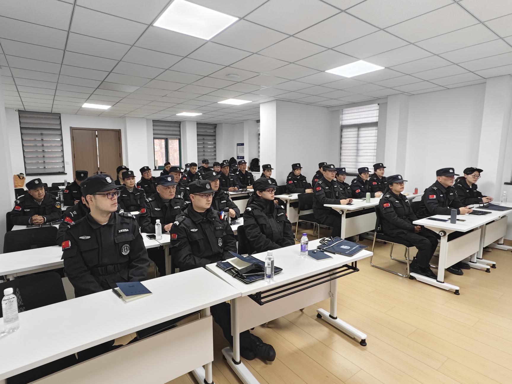 E:/25.12.10后 上傳網(wǎng)站留存/以專業(yè)守護(hù)安全 用實(shí)戰(zhàn)淬煉本領(lǐng)/照片/0fc0dfaca3d3b45557bc6770db8e8e12.jpg0fc0dfaca3d3b45557bc6770db8e8e12