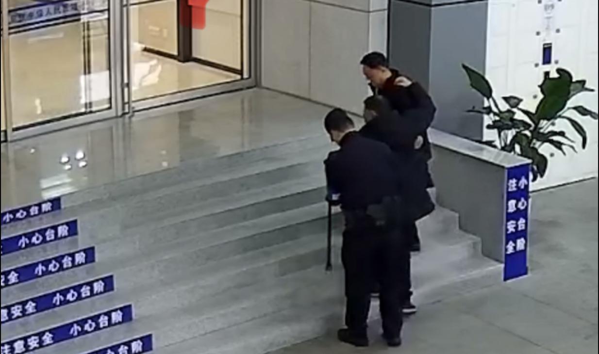 E:/25.12.10后 上傳網(wǎng)站留存/致敬“服務(wù)之星”劉禮兵！南京市保以專業(yè)守護(hù)安全，用溫情溫暖人心/照片/精修/5851dfcd78fd0f1bab3c514af4abc905.jpg5851dfcd78fd0f1bab3c514af4abc905